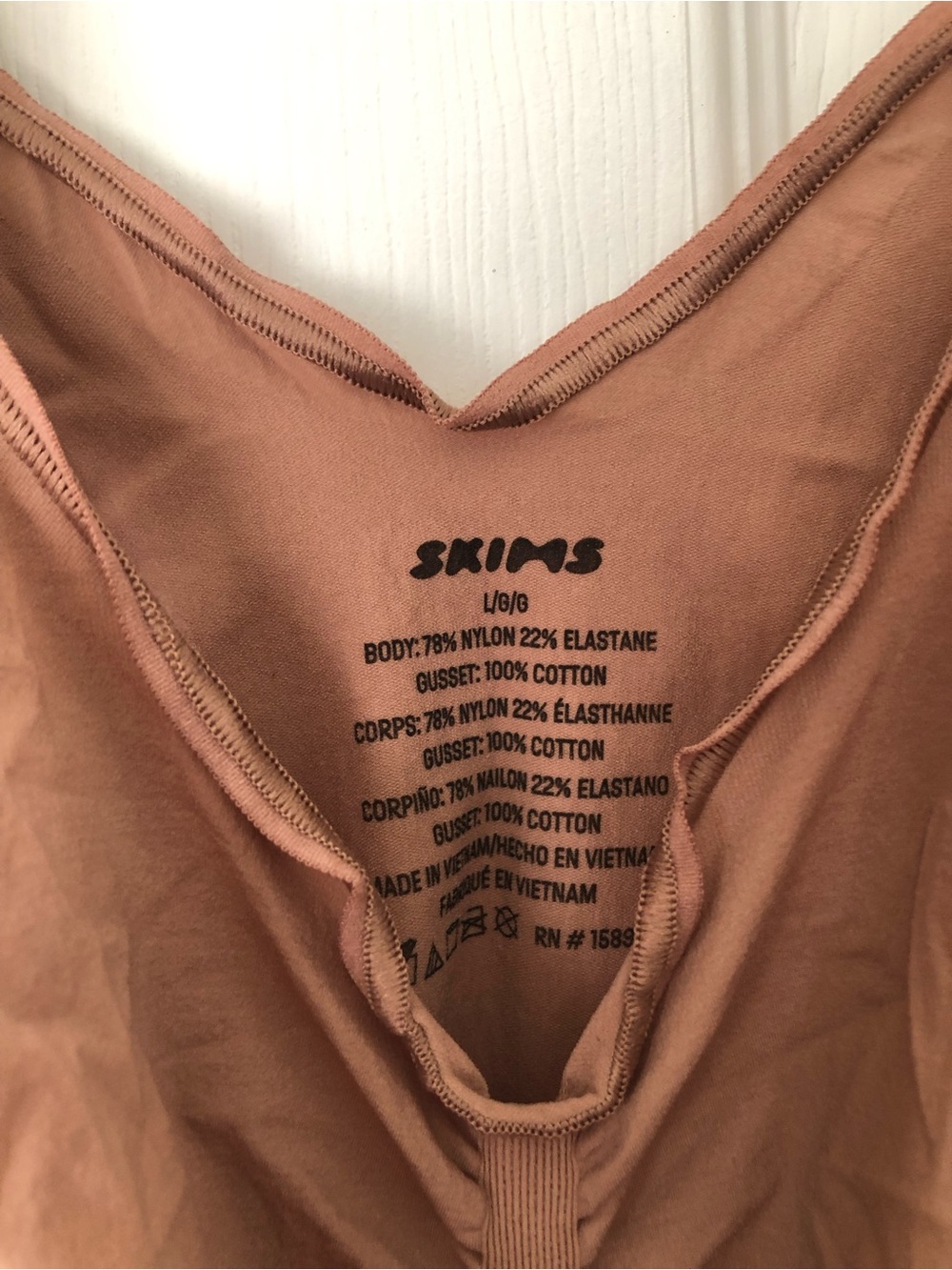 SKIMS Everyday Sculpt Bodysuit Sienna Large - Picture 9 of 10